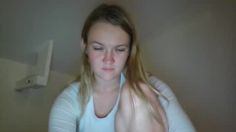 Snapshot of babykay03 chatting on 23, 9, 2025 babykay03 online show from 23, 9, 2025