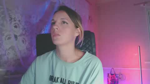 Snapshot of babymuro4ka chatting on 19, 9, 2025 Sonya online show from 19, 9, 2025