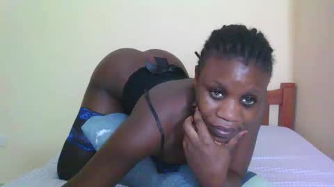 Snapshot of babyrozillah chatting on 7, 6, 2026 PRISCILLAH online show from 7, 6, 2026