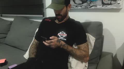 Snapshot of badcouple_ chatting on 26, 9, 2025 BadCouple online show from 26, 9, 2025