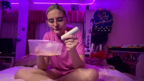 baddieprettypussy online show from 27, 5, 2026