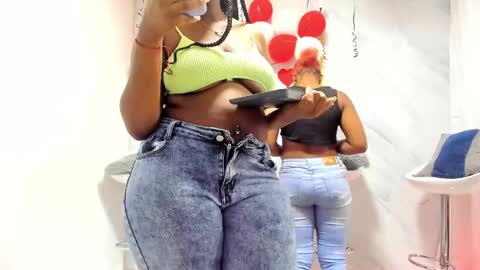 Snapshot of badgirls_000 chatting on 20, 2, 2025 candy and dayan online show from 20, 2, 2025