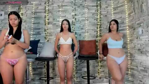 Snapshot of badgirls_000 chatting on 19, 9, 2025 candy and dayan online show from 19, 9, 2025