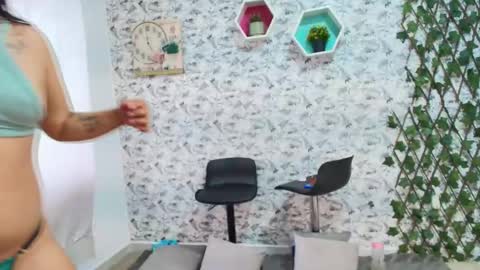 Snapshot of badgirls_000 chatting on 3, 6, 2026 candy and dayan online show from 3, 6, 2026