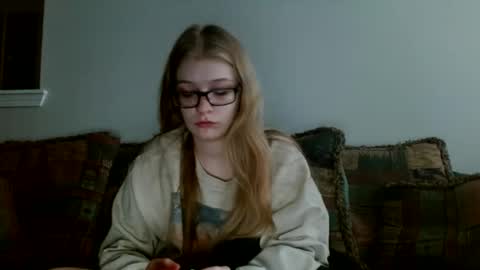 Snapshot of baeblondie chatting on 5, 3, 2025 baeblondie online show from 5, 3, 2025