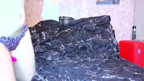 holly online show from 2, 12, 2025