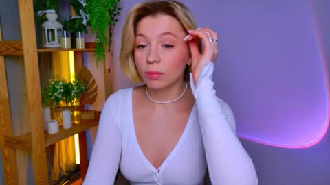 Elly online show from 25, 2, 2026