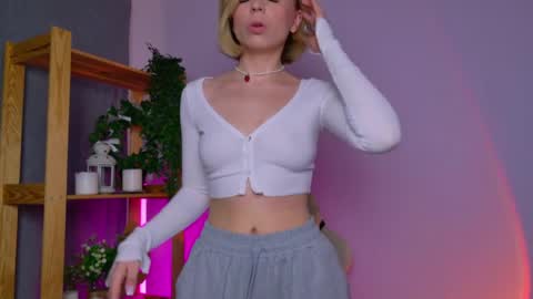 Elly online show from 4, 4, 2026