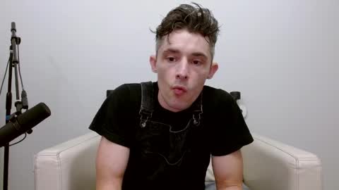 Snapshot of bananacurvesleft chatting on 4, 6, 2026 bananacurvesleft online show from 4, 6, 2026