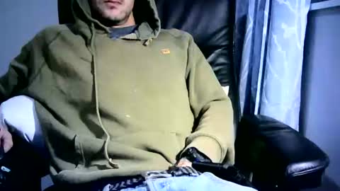 Snapshot of banginondadrumsalldaylong chatting on 5, 10, 2025 banginondadrumsalldaylong online show from 5, 10, 2025