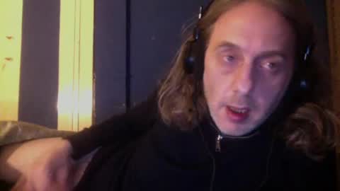 Snapshot of bangintoleather chatting on 8, 3, 2025 bangintoleather online show from 8, 3, 2025