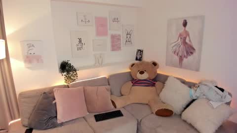 Snapshot of barbie_ev chatting on 5, 3, 2025 Barbara online show from 5, 3, 2025