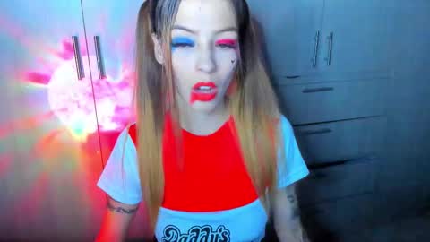 Snapshot of barbiie_5 chatting on 2, 11, 2025 Barbie online show from 2, 11, 2025