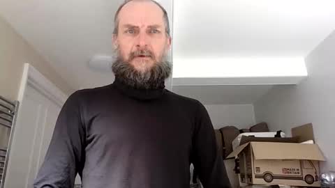 Snapshot of basiccamguy chatting on 22, 5, 2026 basiccamguy online show from 22, 5, 2026