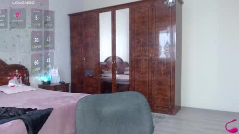 Snapshot of batari_giya chatting on 6, 1, 2025 Lara online show from 6, 1, 2025