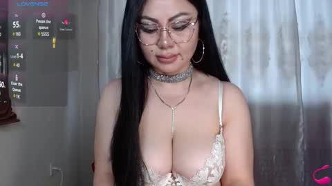 Snapshot of batari_giya chatting on 2, 3, 2025 Lara online show from 2, 3, 2025
