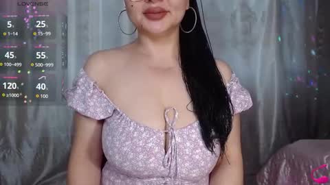 Snapshot of batari_giya chatting on 4, 11, 2025 Lara online show from 4, 11, 2025