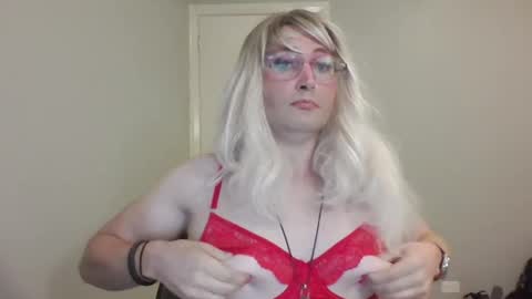 Snapshot of bawblejam chatting on 18, 2, 2025 BjBambi online show from 18, 2, 2025