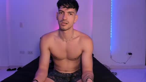 Snapshot of bbbeachboy chatting on 2, 12, 2024 Valentino online show from 2, 12, 2024