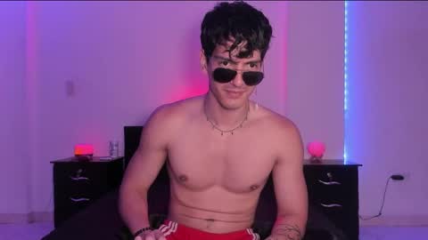 Snapshot of bbbeachboy chatting on 26, 1, 2025 Valentino online show from 26, 1, 2025
