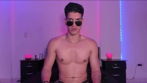 Snapshot of bbbeachboy chatting on 1, 2, 2025 Valentino online show from 1, 2, 2025
