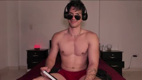 Snapshot of bbbeachboy chatting on 9, 3, 2025 Valentino online show from 9, 3, 2025