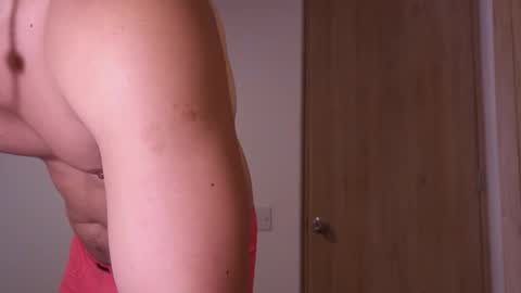 Snapshot of bbbeachboy chatting on 21, 2, 2026 Valentino online show from 21, 2, 2026