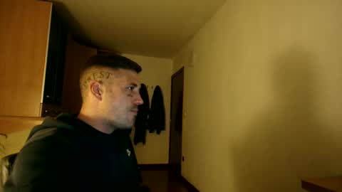 BB Namelezz online show from 27, 10, 2025