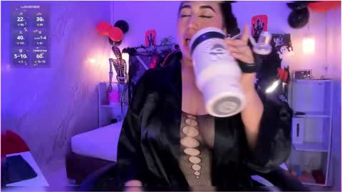 Cloe  online show from 29, 10, 2025