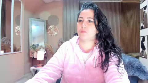 Snapshot of bbwluxurymuse chatting on 29, 5, 2026 bbwluxurymuse online show from 29, 5, 2026