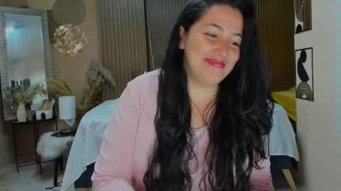 Snapshot of bbwluxurymuse chatting on 8, 6, 2026 bbwluxurymuse online show from 8, 6, 2026