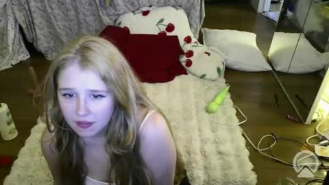 Snapshot of bbyalice18 chatting on 20, 5, 2026 bbyalice18 online show from 20, 5, 2026