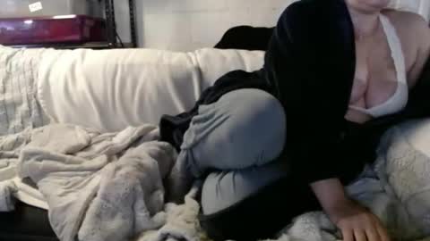 BeachyMILF online show from 2, 2, 2026