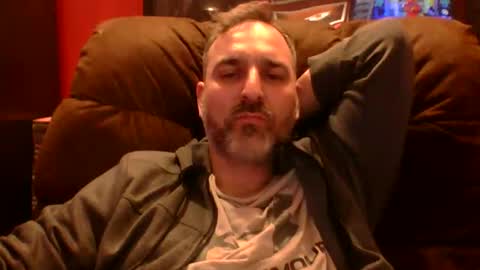 Snapshot of beardedambition chatting on 5, 5, 2026 beardedambition online show from 5, 5, 2026