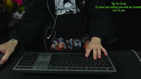 Snapshot of beastbxy chatting on 1, 4, 2026 beast bxy online show from 1, 4, 2026