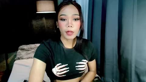 Snapshot of beatrice_luna chatting on 6, 6, 2026 beatrice_luna online show from 6, 6, 2026