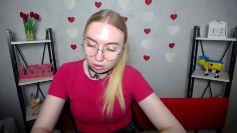 Snapshot of beatriceflyy chatting on 12, 12, 2024 BeatriceFlyy online show from 12, 12, 2024