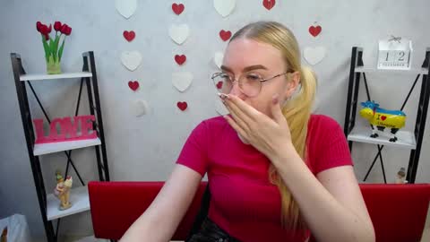 Snapshot of beatriceflyy chatting on 12, 12, 2024 BeatriceFlyy online show from 12, 12, 2024