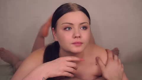 Snapshot of beatris_mils chatting on 4, 2, 2025 Beatrice online show from 4, 2, 2025