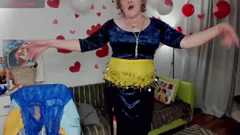 Snapshot of beautiful_lina7 chatting on 8, 2, 2025 your Lana online show from 8, 2, 2025