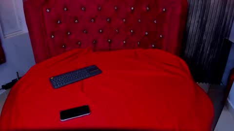 Mia online show from 18, 9, 2025