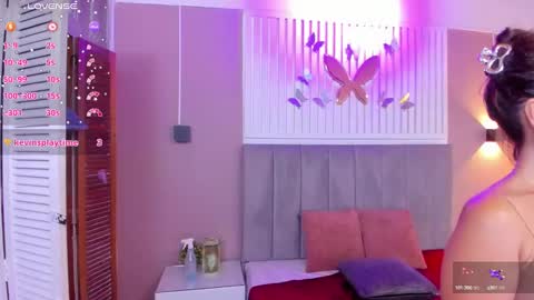 Snapshot of beauty_milf4 chatting on 16, 1, 2025 Chantall online show from 16, 1, 2025