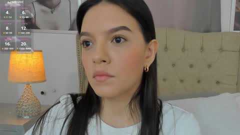 Snapshot of beautyari_ chatting on 4, 3, 2025 Ariana Reyes online show from 4, 3, 2025
