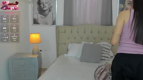 Snapshot of beautyari_ chatting on 24, 9, 2025 Ariana Reyes online show from 24, 9, 2025