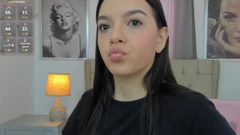 Snapshot of beautyari_ chatting on 3, 10, 2025 Ariana Reyes online show from 3, 10, 2025