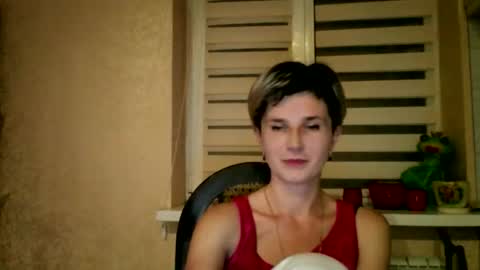 Snapshot of beautyksenia chatting on 4, 12, 2025 BeautyKsenia online show from 4, 12, 2025
