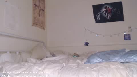 Snapshot of bebexxxdust chatting on 12, 2, 2025 bebe dust online show from 12, 2, 2025