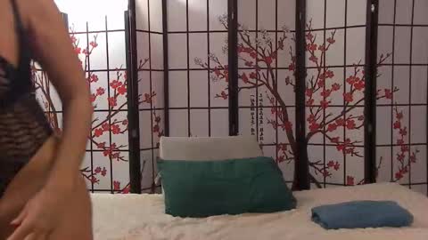 BeccaDelux online show from 9, 10, 2025