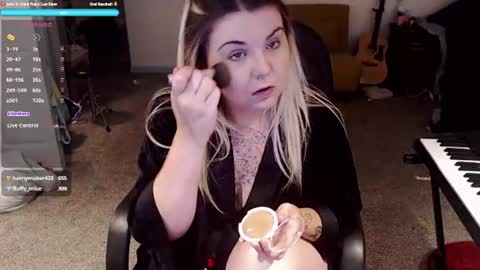 Snapshot of beccalubov chatting on 25, 6, 2026 Becca Lubov online show from 25, 6, 2026