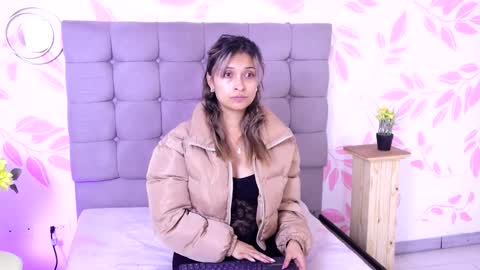 beccamilanni online show from 5, 11, 2025